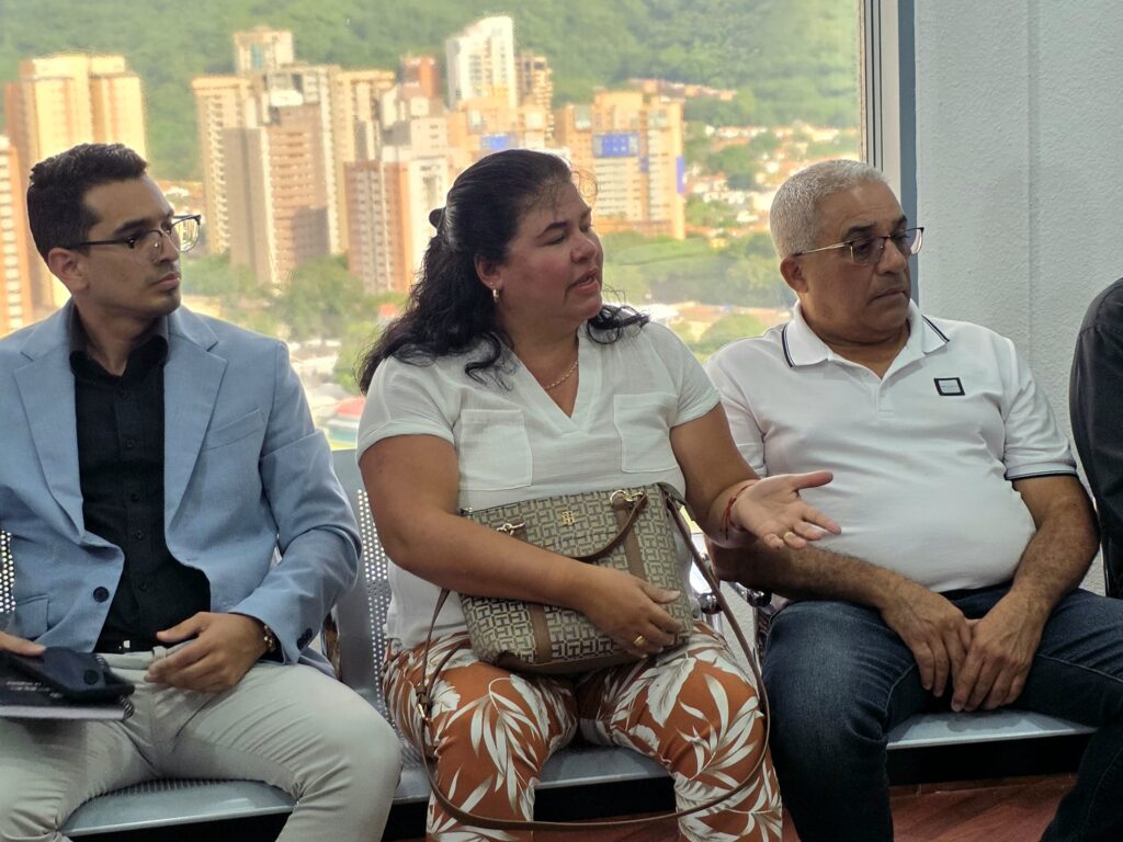 Intercambio de ideas y atención directa a las inquietudes de los operadores y comercializadoras