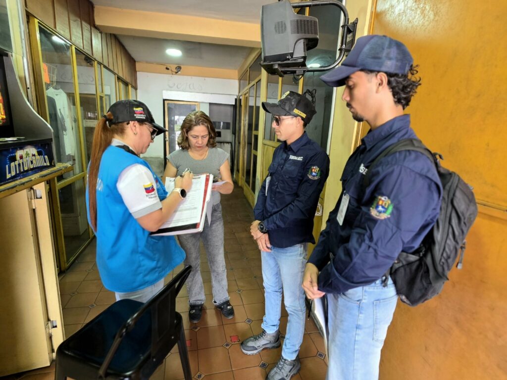 Despliegue de inspectores de la CONALOT, en acompañamiento con el IOBPAS, en los centros de apuestas de los municipios Valencia y Los Guayos