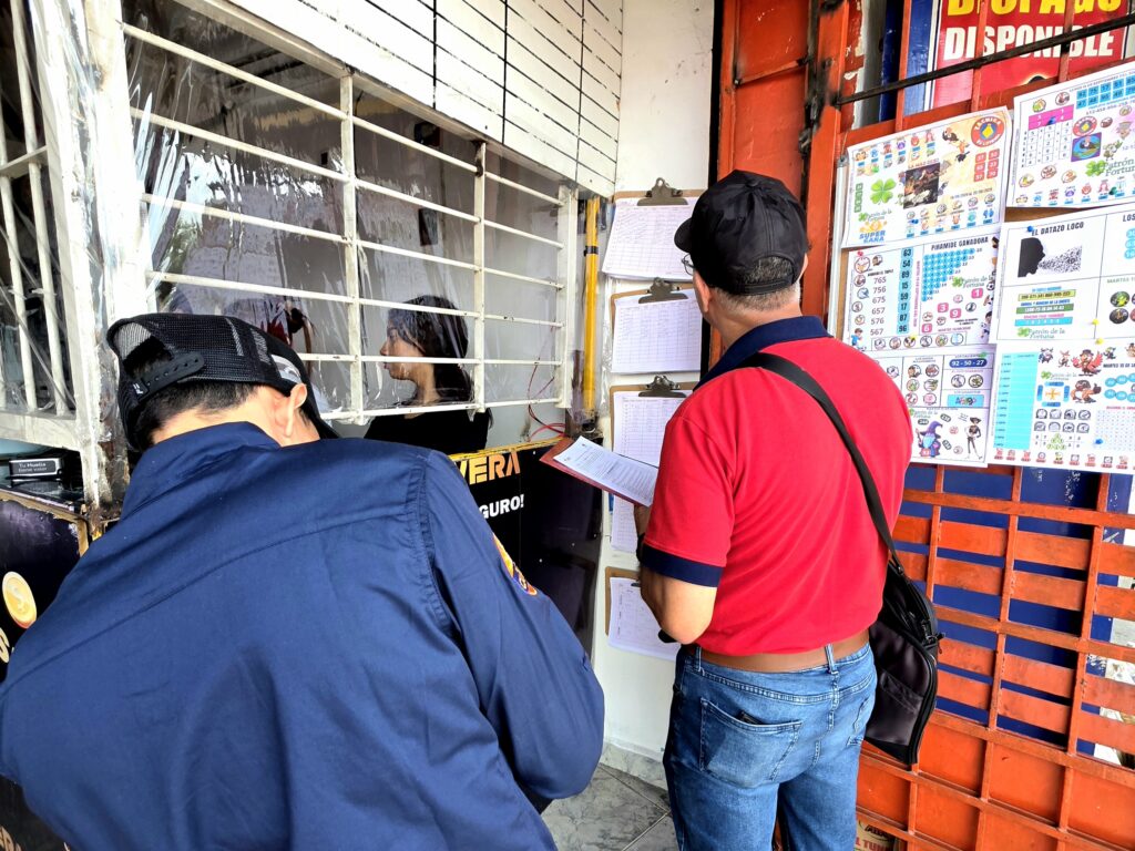 Supervisión de la documentación legal al día en centros de apuestas debidamente autorizados